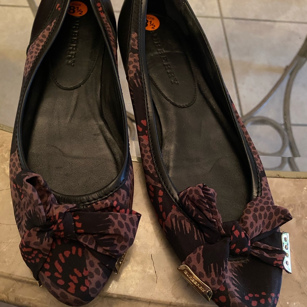 Burberry flats size 38